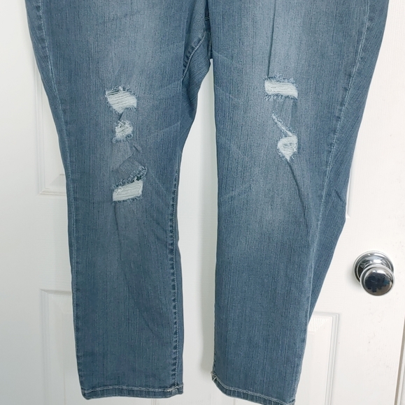 TORRID JEANS 24 Pre- Owned - Picture 9 of 16